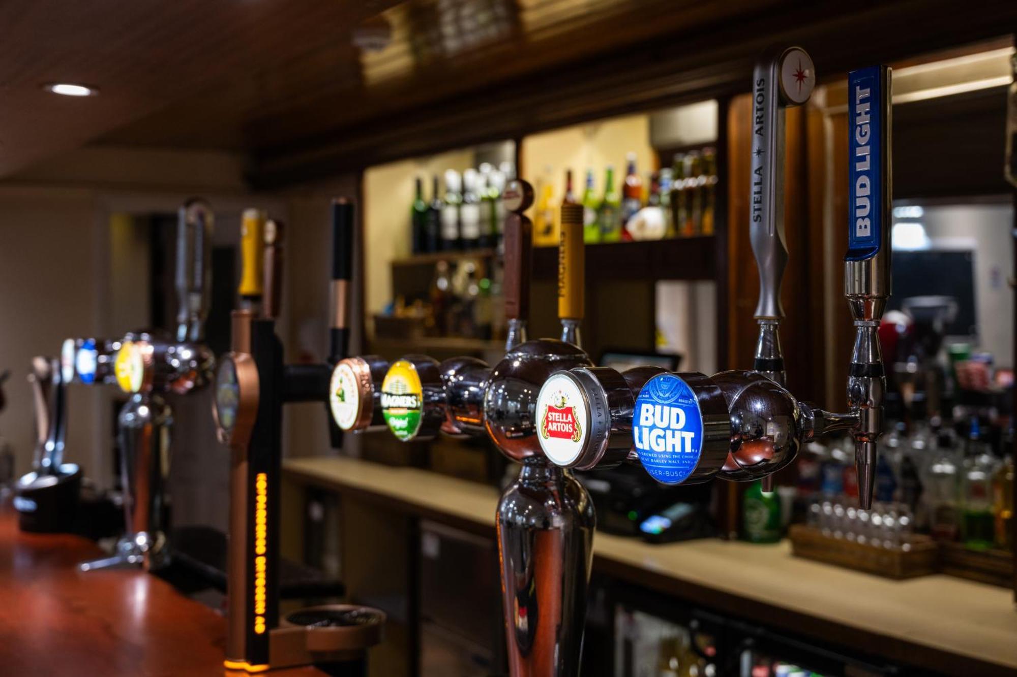 Pennine Manor Hotel Huddersfield Exterior photo