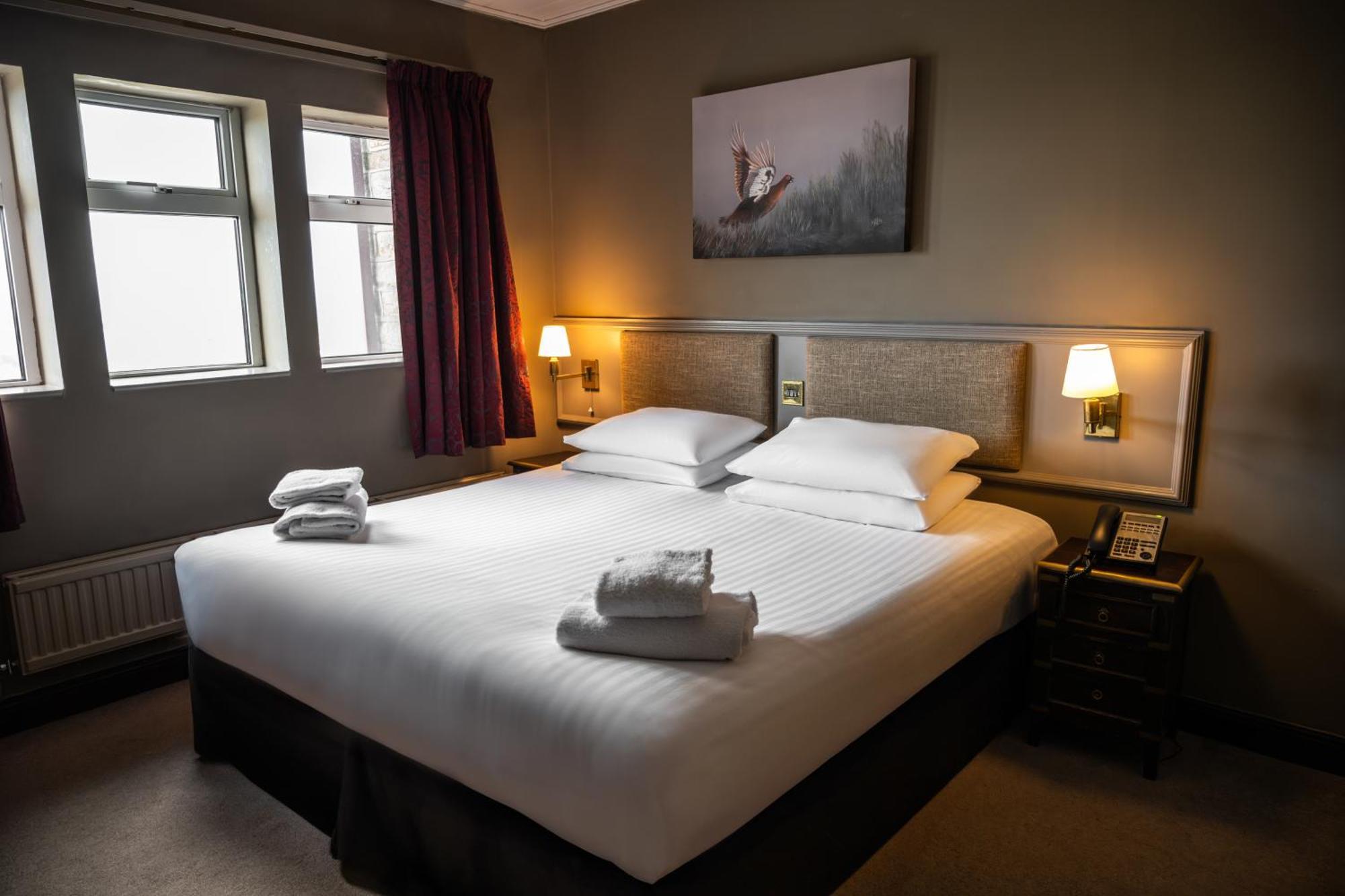 Pennine Manor Hotel Huddersfield Exterior photo
