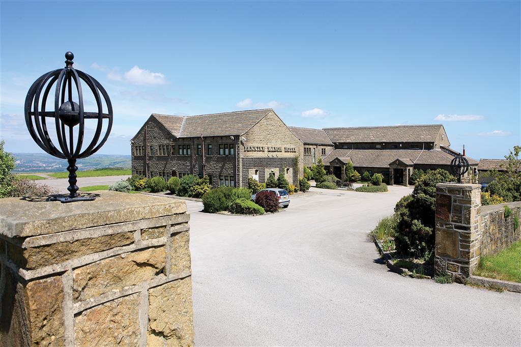 Pennine Manor Hotel Huddersfield Exterior photo