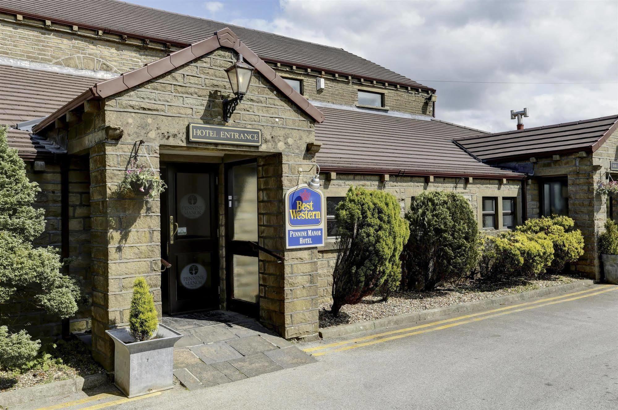 Pennine Manor Hotel Huddersfield Exterior photo